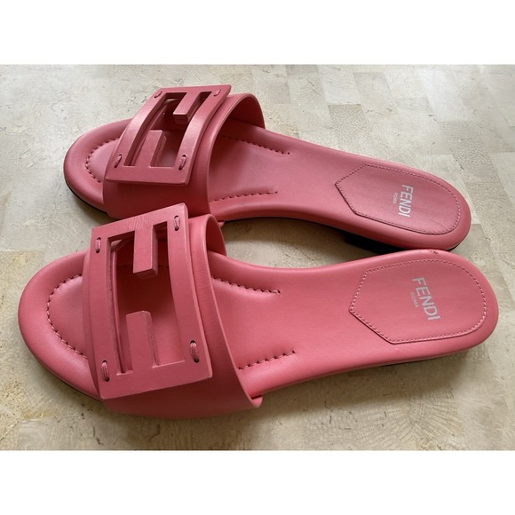 FENDI Baguette Logo Pink Leather Slides Flat  Sandals Designer $790 Sz 35/US 5 - Picture 6 of 9